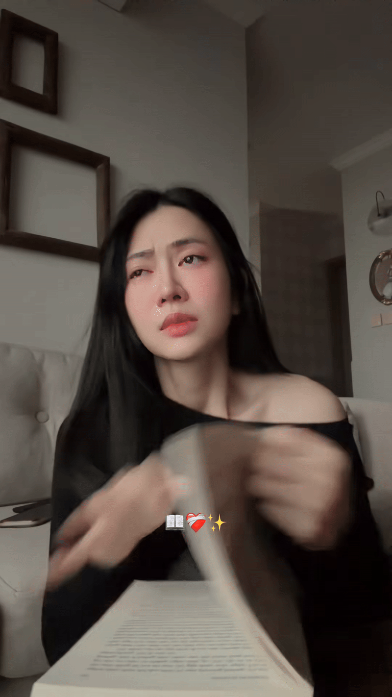 Lê Bống khóc tức tưởi khi đọc sách, 1 điểm “bất thường” lộ ra?- Ảnh 5. Lê Bống khóc tức tưởi khi đọc sách, 1 điểm “bất thường” lộ ra?- Ảnh 5.