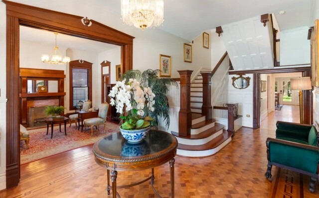 "Hoa hậu giàu nhất Việt Nam" lấy chồng giáo sư tiến sĩ, không đăng ký kết hôn, bất động sản trải dài 3 châu lục- Ảnh 9. "Hoa hậu giàu nhất Việt Nam" lấy chồng giáo sư tiến sĩ, không đăng ký kết hôn, bất động sản trải dài 3 châu lục- Ảnh 9.