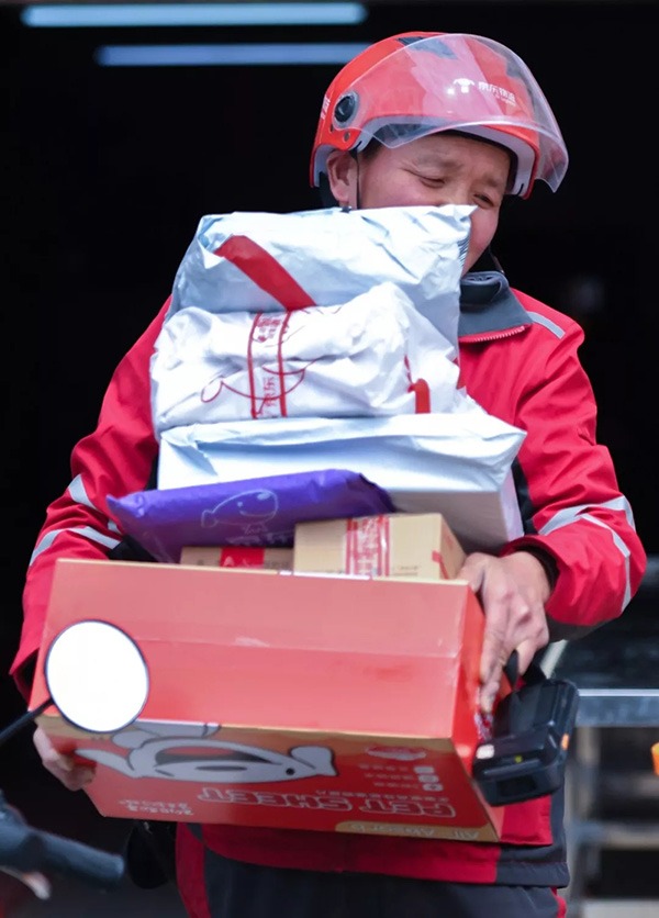 Giám đốc có 5 căn nhà, lương tháng 100 triệu xin "nghỉ hưu non" đi làm shipper- Ảnh 2. Giám đốc có 5 căn nhà, lương tháng 100 triệu xin "nghỉ hưu non" đi làm shipper- Ảnh 2.