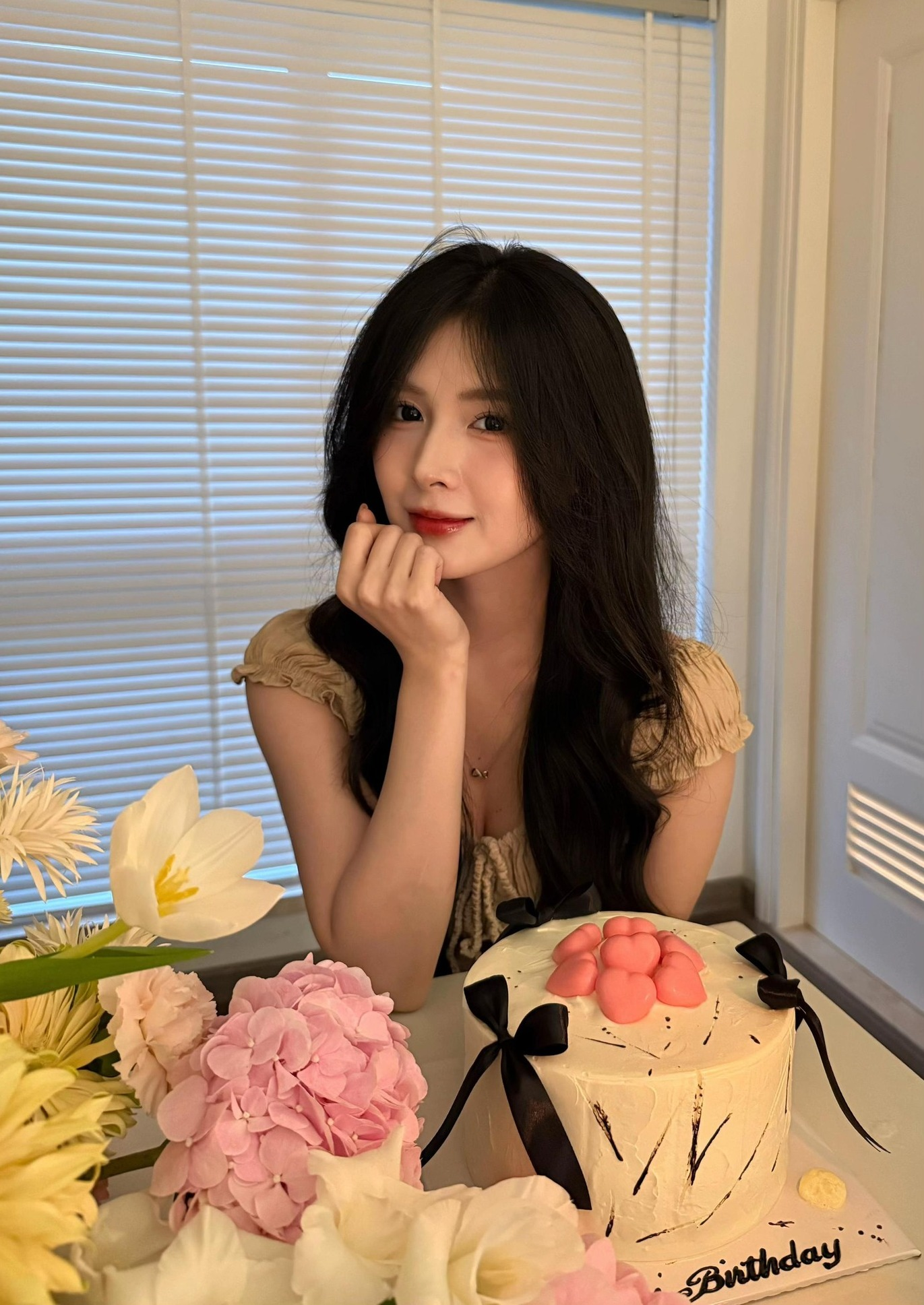 photo-1765554017570 photo-1765554017570