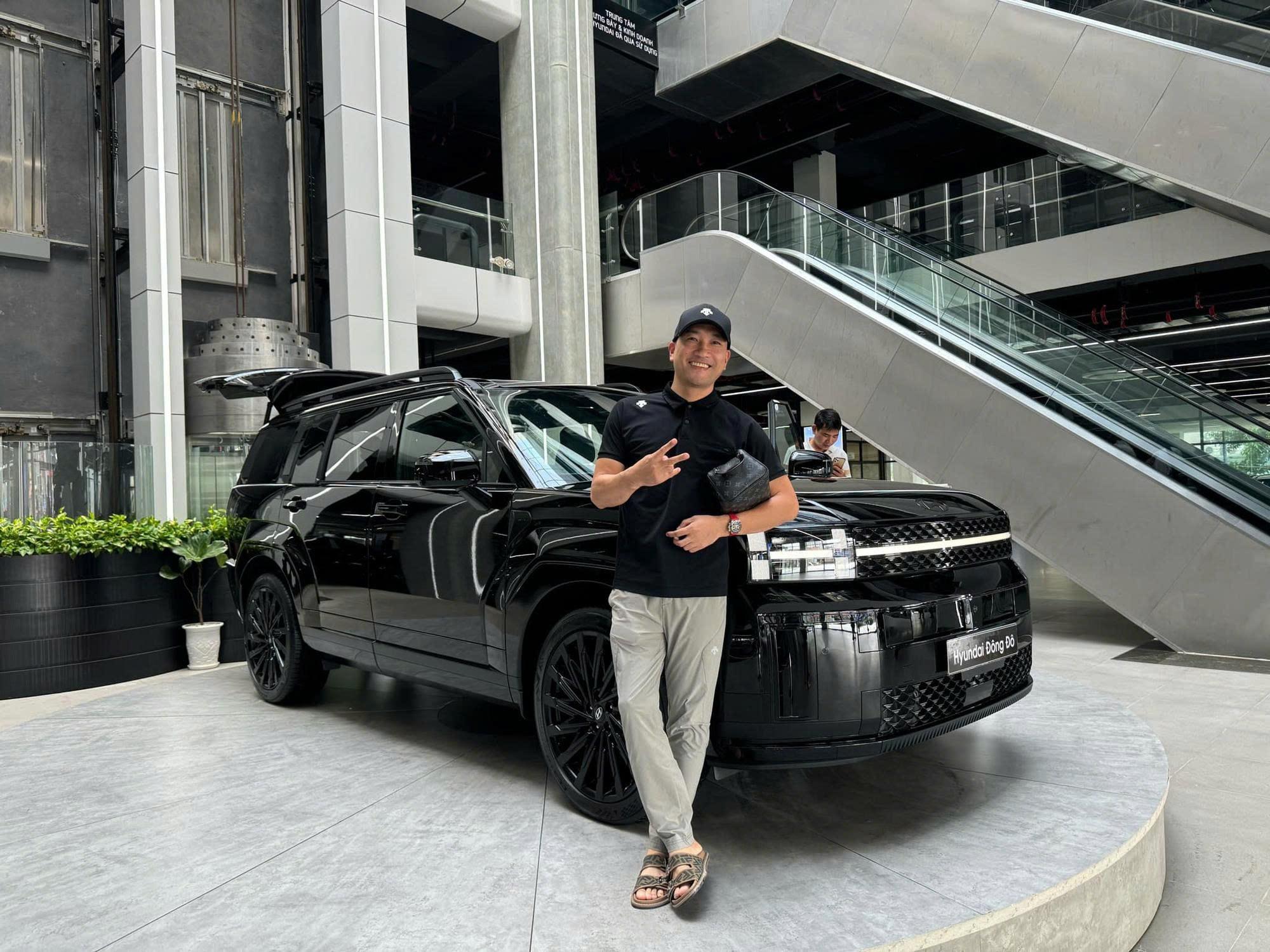 Chủ Hyundai Santa Fe đầu tiên Việt Nam chia sẻ: ‘Đã chạy 24.000km, chiếc xe hiếm hoi dùng quá 1 năm’- Ảnh 2.