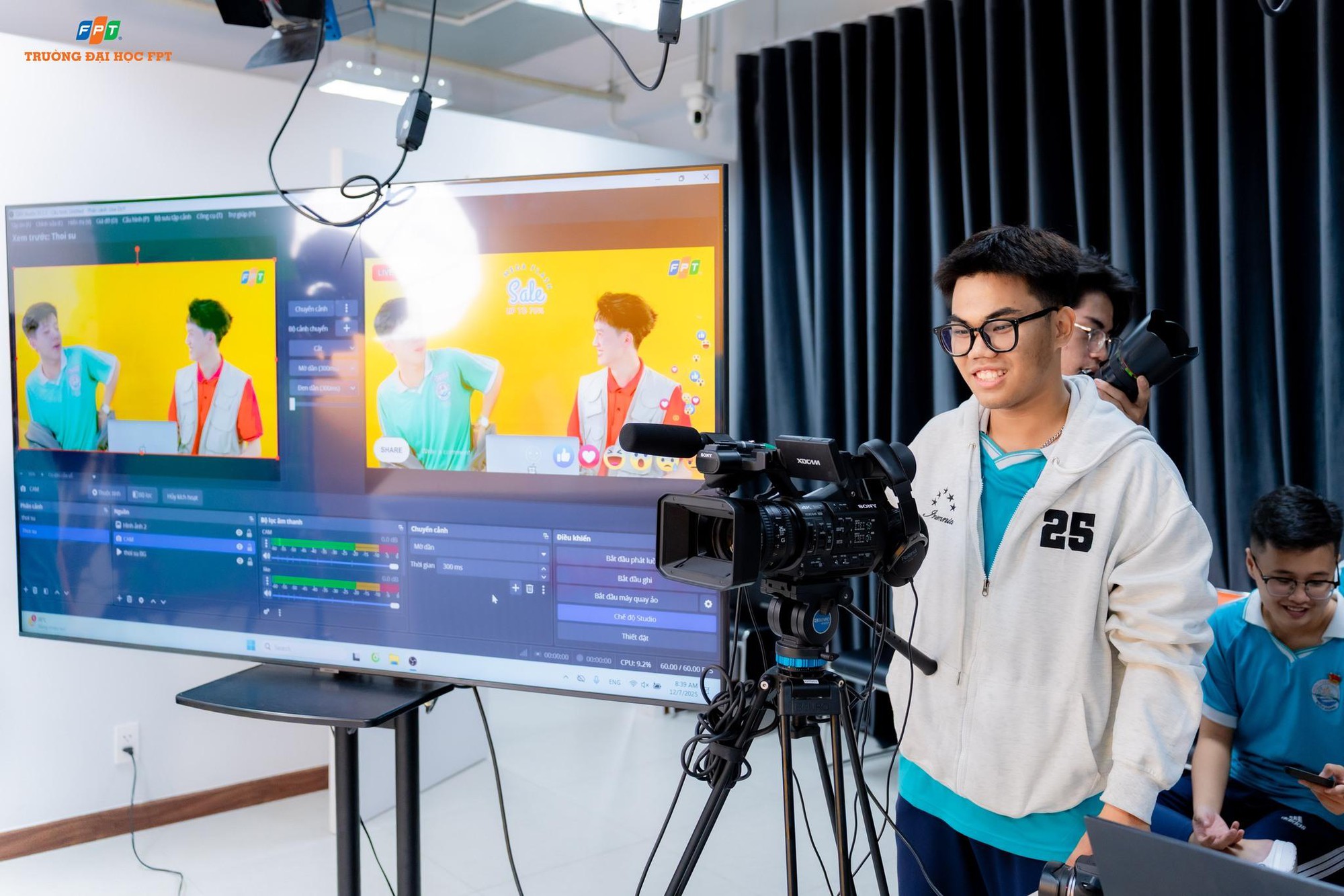 Gần 10.000 Gen Z từ các trường THPT “giải mã tương lai” tại chuỗi Open Day của Trường Đại học FPT- Ảnh 4. Gần 10.000 Gen Z từ các trường THPT “giải mã tương lai” tại chuỗi Open Day của Trường Đại học FPT- Ảnh 4.