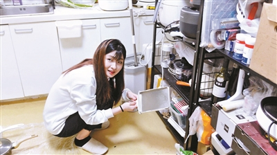 Phát hiện giúp việc trẻ lương 7 triệu/h, có 30 tỷ trong tài khoản nhờ chiều được "nhu cầu thầm kín" của chủ- Ảnh 2. Phát hiện giúp việc trẻ lương 7 triệu/h, có 30 tỷ trong tài khoản nhờ chiều được "nhu cầu thầm kín" của chủ- Ảnh 2.