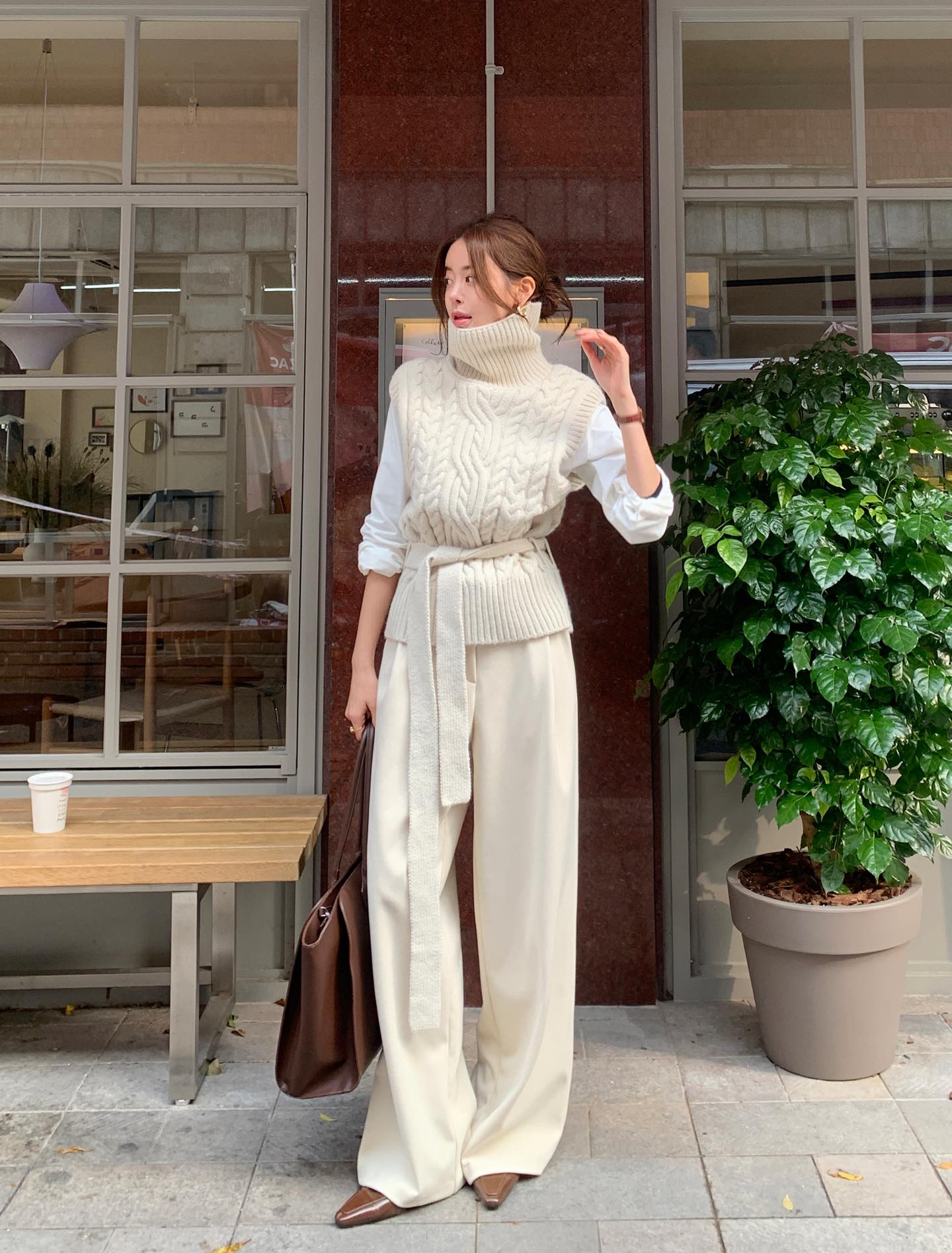 5 mẫu quần dài phủ sóng suốt năm 2025, toàn kiểu đẹp trường tồn với thời gian- Ảnh 12. 5 mẫu quần dài phủ sóng suốt năm 2025, toàn kiểu đẹp trường tồn với thời gian- Ảnh 12.