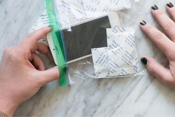 5 sự thật về gói hút ẩm, tôi mất 40 năm cuộc đời để biết- Ảnh 2. 5 sự thật về gói hút ẩm, tôi mất 40 năm cuộc đời để biết- Ảnh 2.