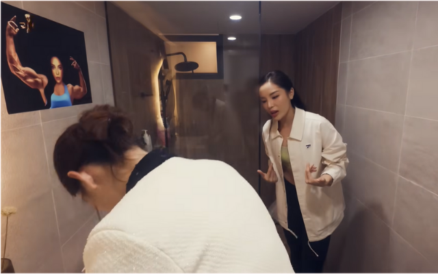 Giúp việc đến cọ toilet, bị Kỳ Duyên quát thẳng vào mặt: "Giờ em đổ lỗi cho khách hàng phải không?"- Ảnh 3. Giúp việc đến cọ toilet, bị Kỳ Duyên quát thẳng vào mặt: "Giờ em đổ lỗi cho khách hàng phải không?"- Ảnh 3.