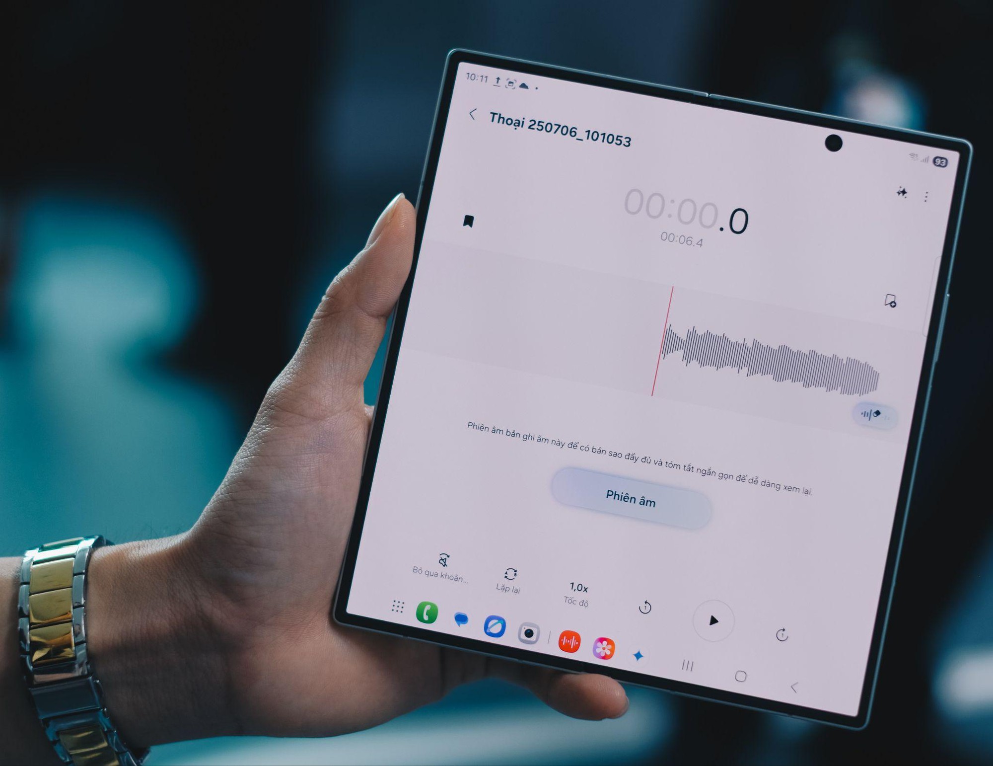 Từ bàn làm việc đến dạo phố: Galaxy Z Fold7 là thiết bị mà bạn cần cho mùa lễ hội này- Ảnh 2. Từ bàn làm việc đến dạo phố: Galaxy Z Fold7 là thiết bị mà bạn cần cho mùa lễ hội này- Ảnh 2.