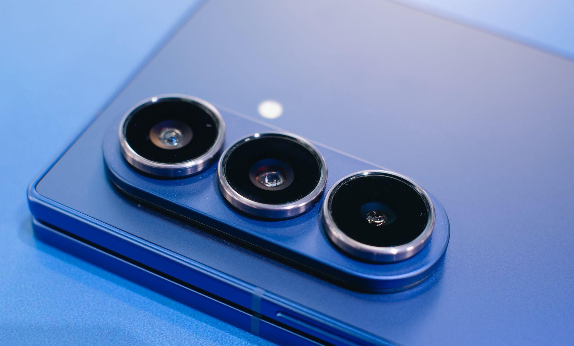 Từ bàn làm việc đến dạo phố: Galaxy Z Fold7 là thiết bị mà bạn cần cho mùa lễ hội này- Ảnh 6. Từ bàn làm việc đến dạo phố: Galaxy Z Fold7 là thiết bị mà bạn cần cho mùa lễ hội này- Ảnh 6.