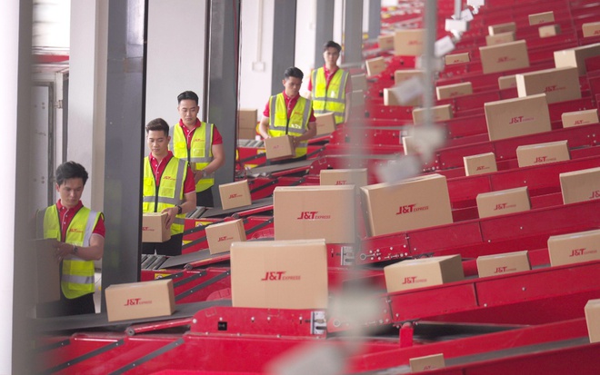 J&T Express tăng cường vận hành, đáp ứng nhu cầu dịp cuối năm- Ảnh 1. J&T Express tăng cường vận hành, đáp ứng nhu cầu dịp cuối năm- Ảnh 1.