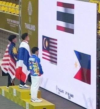 Độc lạ SEA Games: VĐV nhận huy chương mà như bị phạt "úp mặt vào tường", Quang Thuấn cũng gặp cảnh "trớ trêu"- Ảnh 1. Độc lạ SEA Games: VĐV nhận huy chương mà như bị phạt "úp mặt vào tường", Quang Thuấn cũng gặp cảnh "trớ trêu"- Ảnh 1.