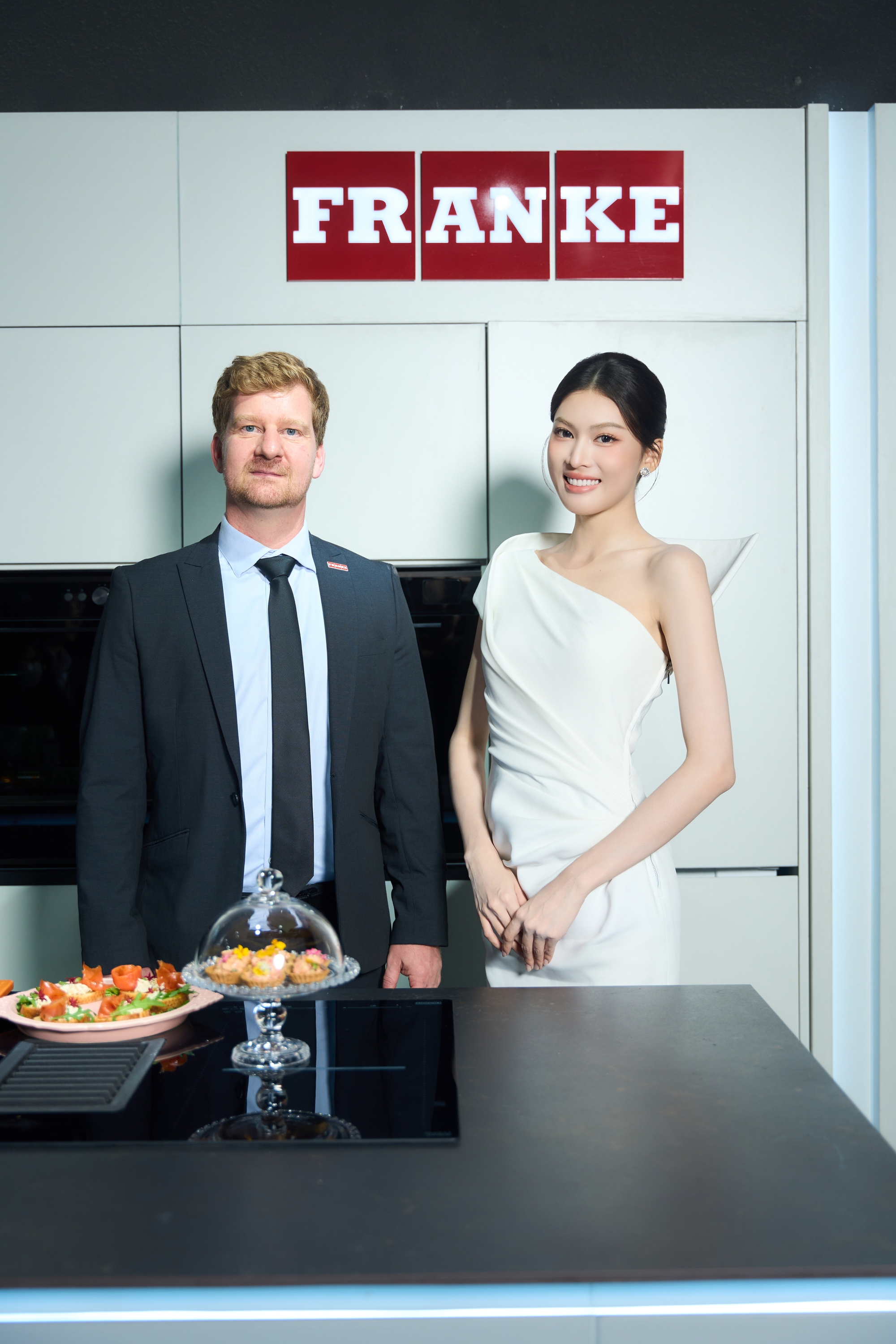 Á hậu Nguyễn Lê Ngọc Thảo hòa mình vào không gian nghệ thuật sống tương lai tại HTM Homes- Ảnh 2.