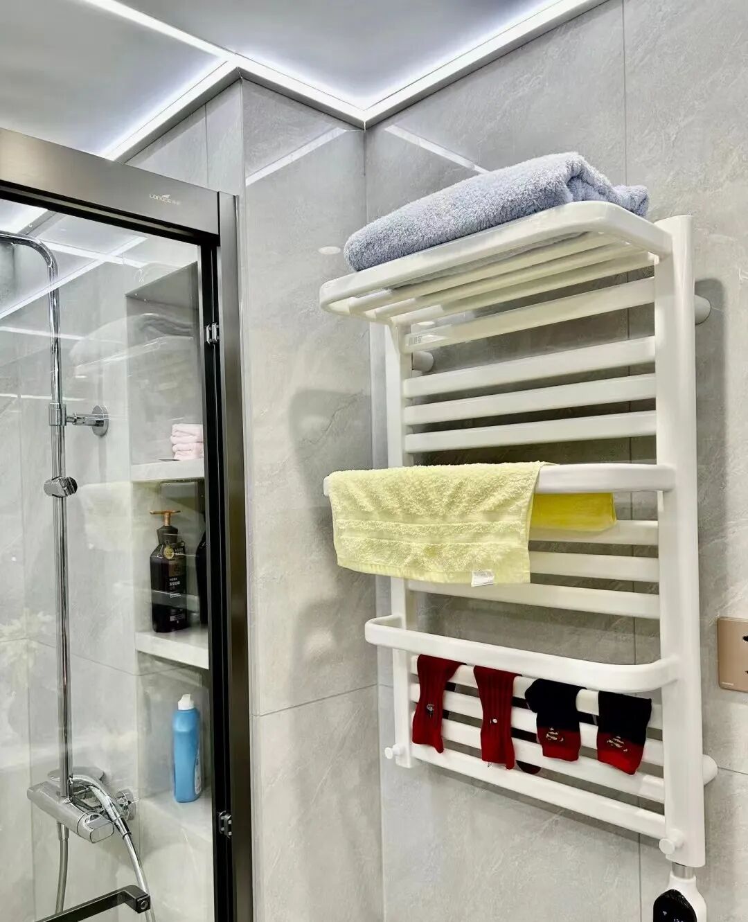 Đừng treo khăn ở 3 vị trí “tưởng vô hại”: Phong thủy bảo hao tài, vi khuẩn bùng nổ, nhà ẩm và khó tụ lộc- Ảnh 5. Đừng treo khăn ở 3 vị trí “tưởng vô hại”: Phong thủy bảo hao tài, vi khuẩn bùng nổ, nhà ẩm và khó tụ lộc- Ảnh 5.