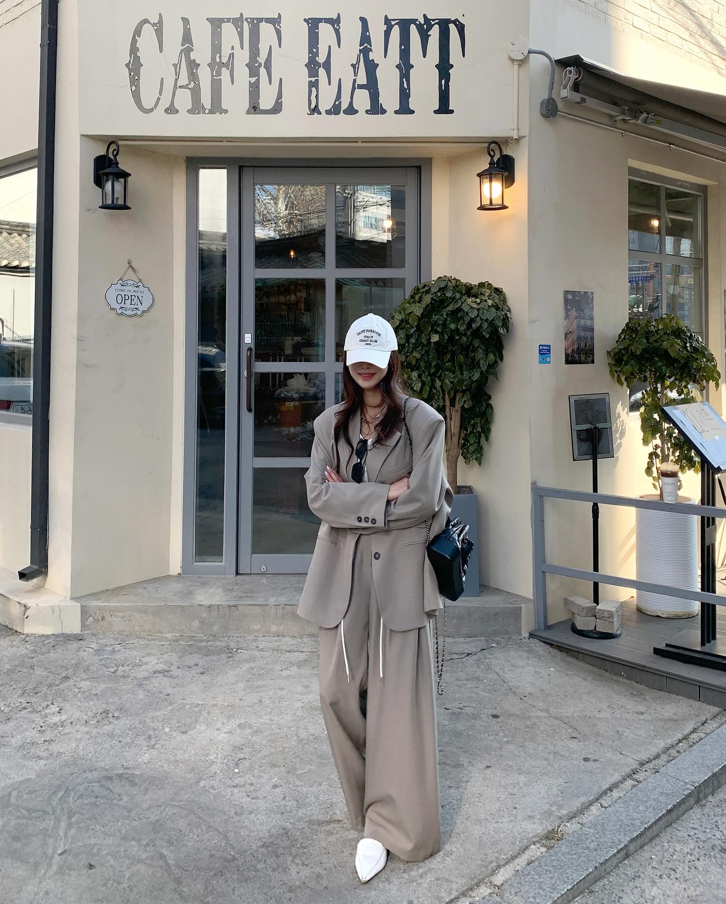 Áo blazer và quần âu: Công thức nhân đôi sự thanh lịch, mặc đi làm 5 ngày 1 tuần cũng không thấy chán- Ảnh 5. Áo blazer và quần âu: Công thức nhân đôi sự thanh lịch, mặc đi làm 5 ngày 1 tuần cũng không thấy chán- Ảnh 5.