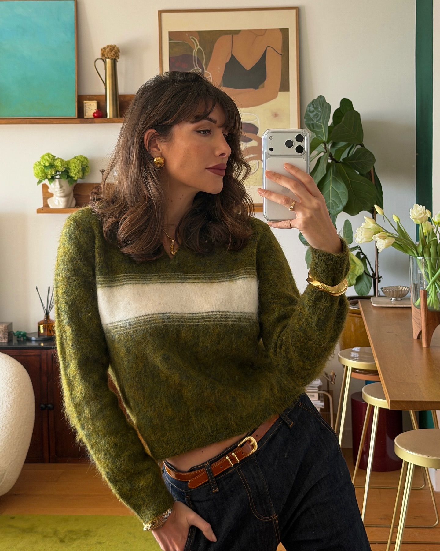 5 cách mặc áo len không cầu kỳ mà đẹp long lanh của phụ nữ Pháp- Ảnh 5. 5 cách mặc áo len không cầu kỳ mà đẹp long lanh của phụ nữ Pháp- Ảnh 5.