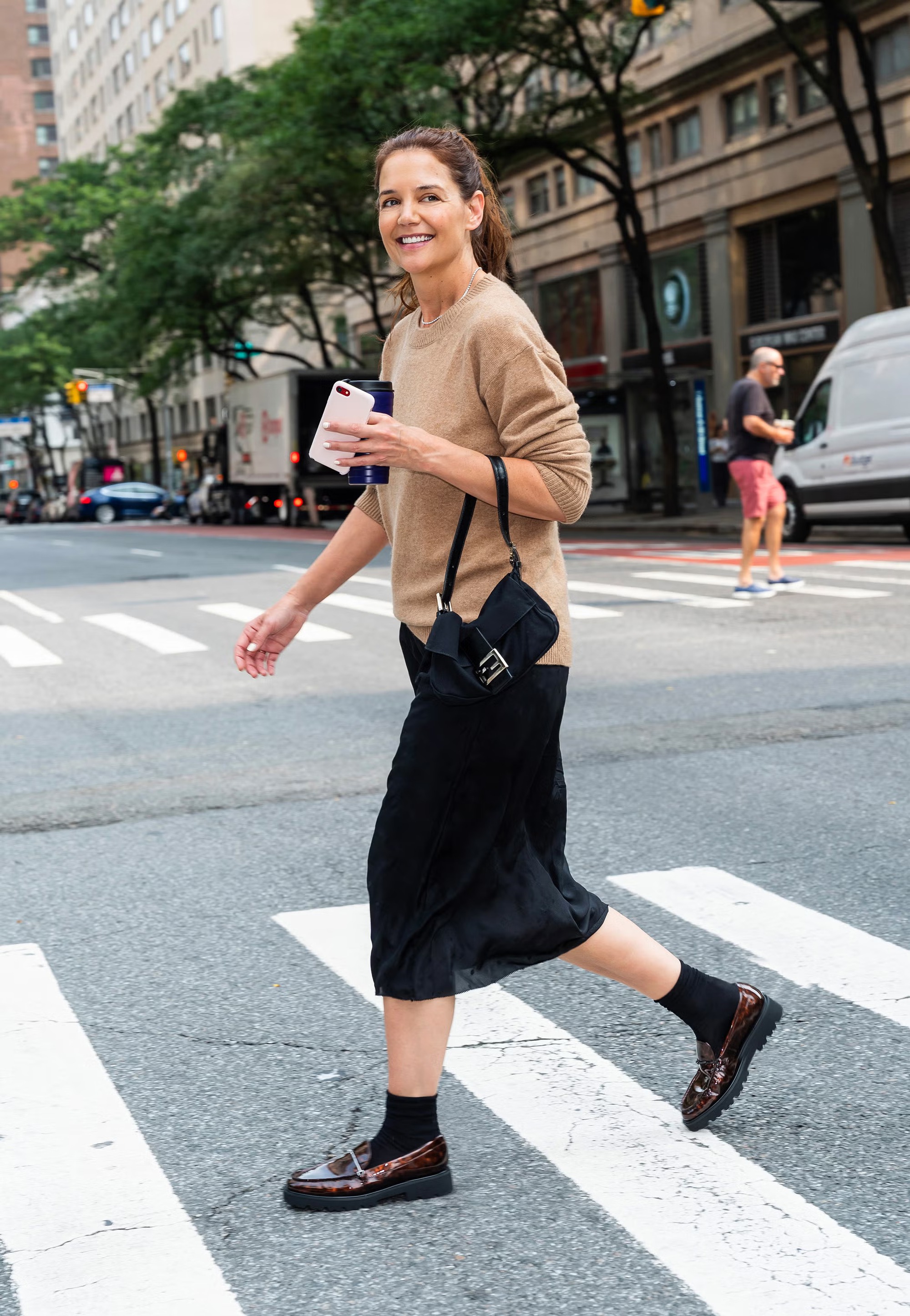 4 công thức diện đồ tối giản đẹp hoàn hảo dành cho phụ nữ trên 40 tuổi- Ảnh 7. 4 công thức diện đồ tối giản đẹp hoàn hảo dành cho phụ nữ trên 40 tuổi- Ảnh 7.