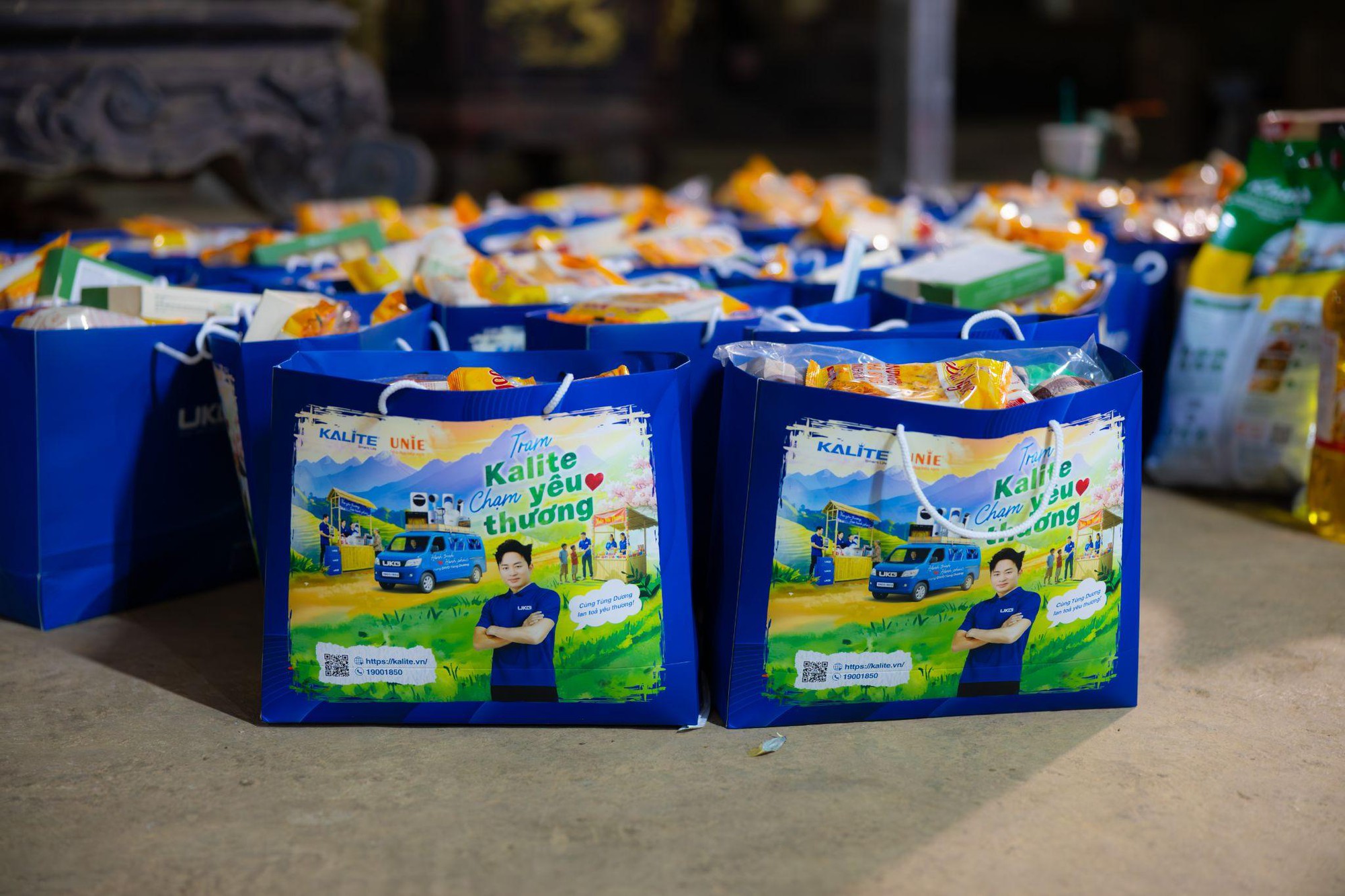 Hành trình trả ơn đời đẹp như cổ tích của người thầy “làm bố” 37 trẻ mồ côi- Ảnh 4. Hành trình trả ơn đời đẹp như cổ tích của người thầy “làm bố” 37 trẻ mồ côi- Ảnh 4.