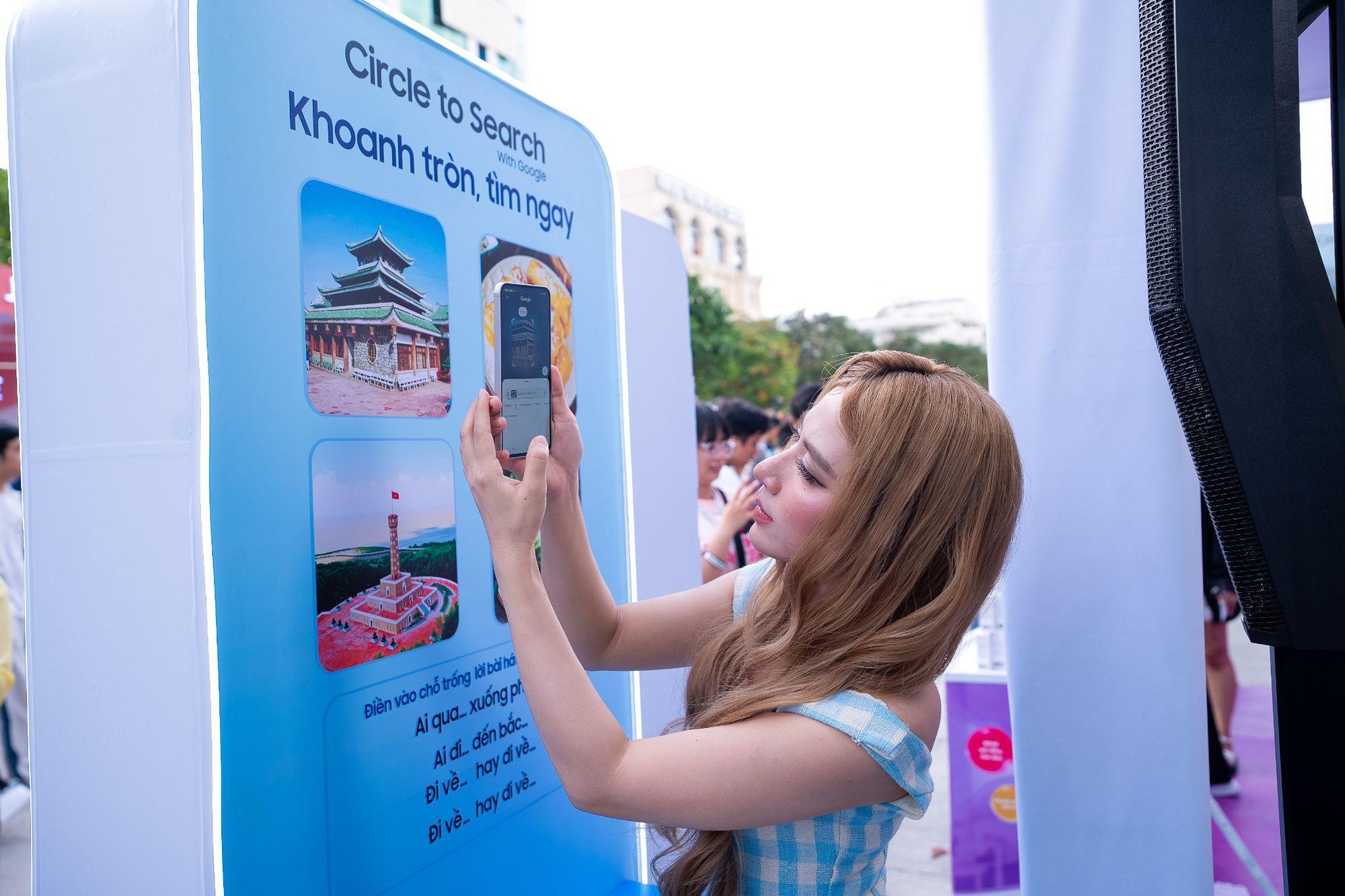 Awesome Immersive Tour mang lô tô, xin xăm đến phố đi bộ Nguyễn Huệ - thu hút loạt TikToker và sao đình đám- Ảnh 8.