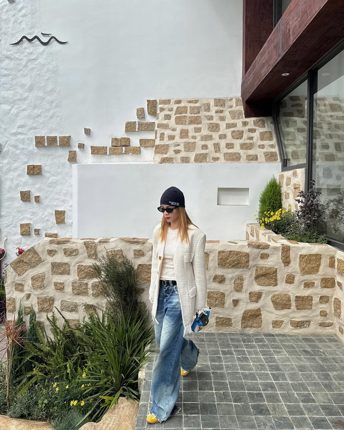 5 cách mặc quần jeans dành cho phụ nữ trên 40 tuổi: Đẹp và sang tới độ hoàn hảo- Ảnh 4. 5 cách mặc quần jeans dành cho phụ nữ trên 40 tuổi: Đẹp và sang tới độ hoàn hảo- Ảnh 4.