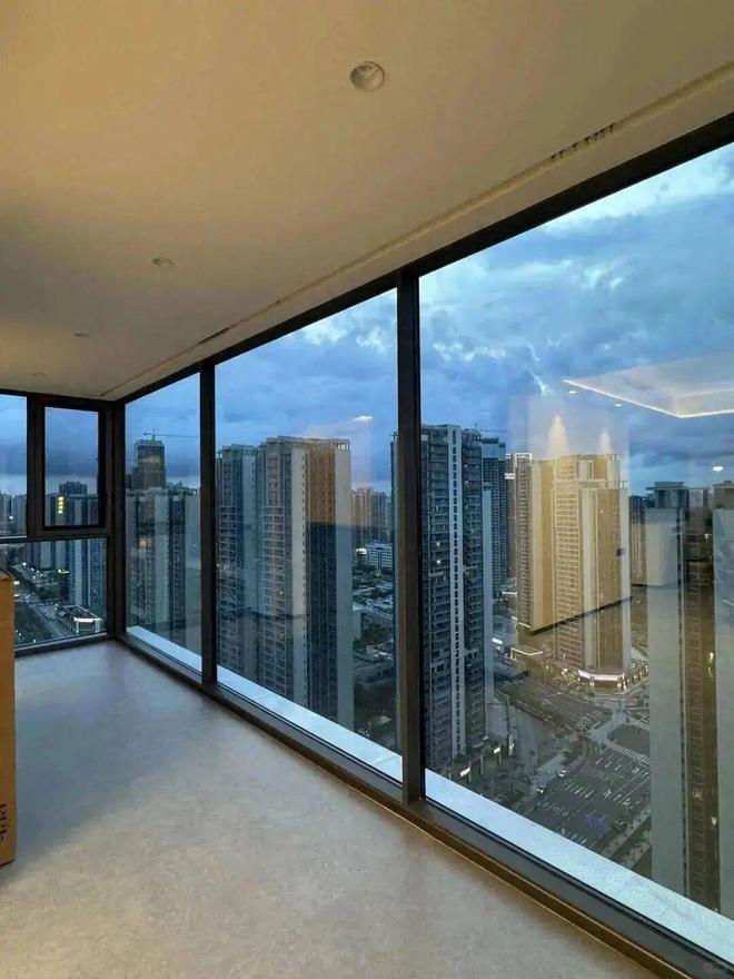 Bán căn hộ tầng 33 để về tòa nhà cũ không thang máy, tôi mới hiểu mình đã lãng phí tiền suốt nhiều năm- Ảnh 2.
Bán căn hộ tầng 33 để về tòa nhà cũ không thang máy, tôi mới hiểu mình đã lãng phí tiền suốt nhiều năm- Ảnh 2.