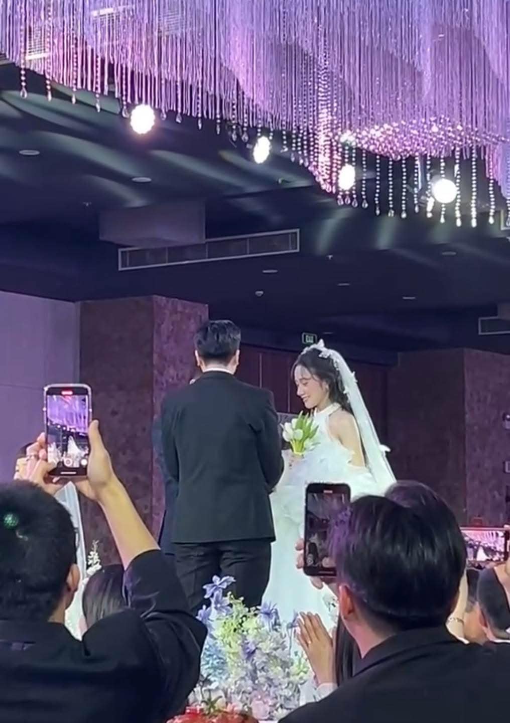 Nữ phụ phim Mưa Đỏ Nữ phụ phim Mưa Đỏ