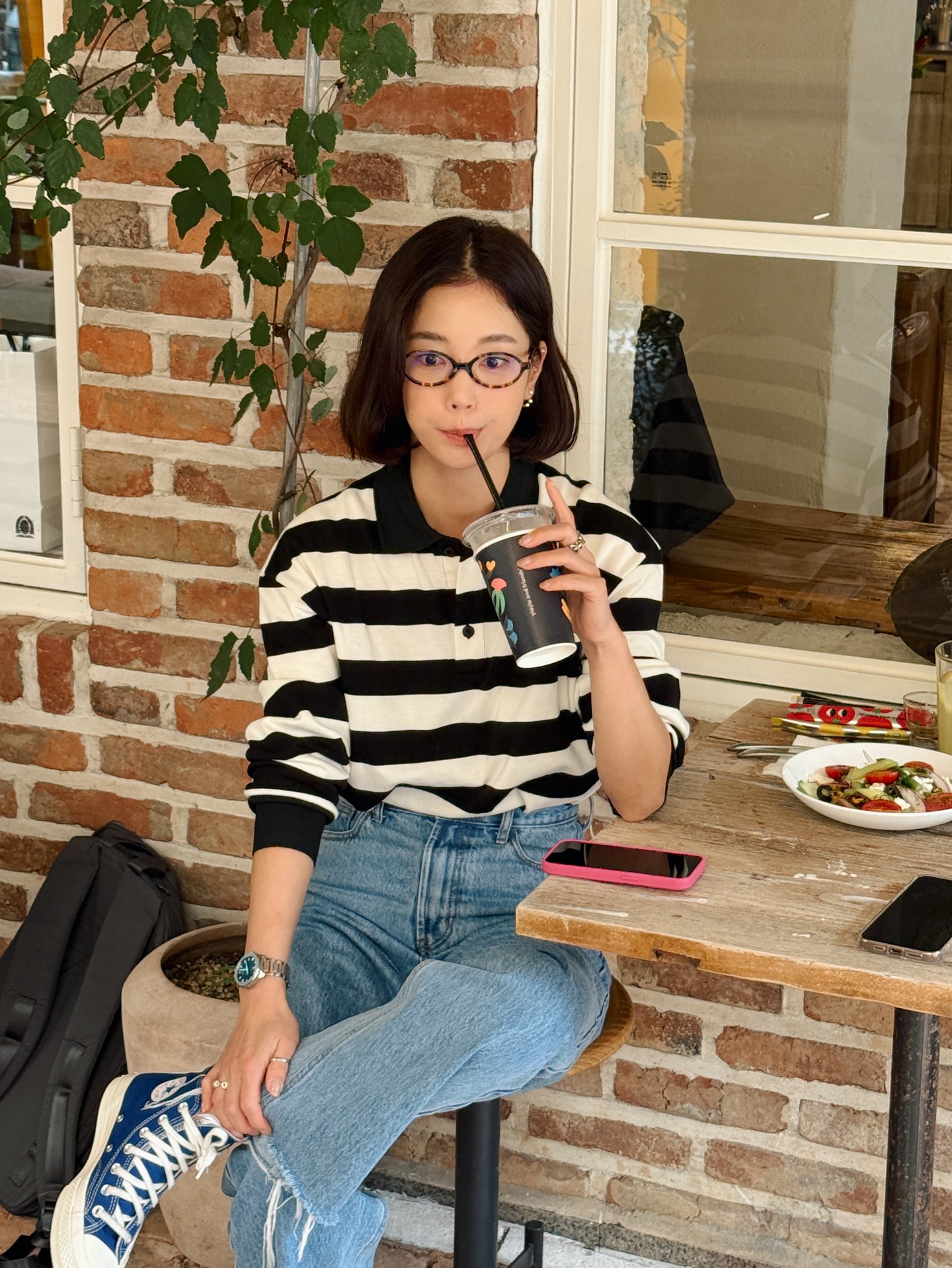 5 cách mặc quần jeans dành cho phụ nữ trên 40 tuổi: Đẹp và sang tới độ hoàn hảo- Ảnh 10. 5 cách mặc quần jeans dành cho phụ nữ trên 40 tuổi: Đẹp và sang tới độ hoàn hảo- Ảnh 10.