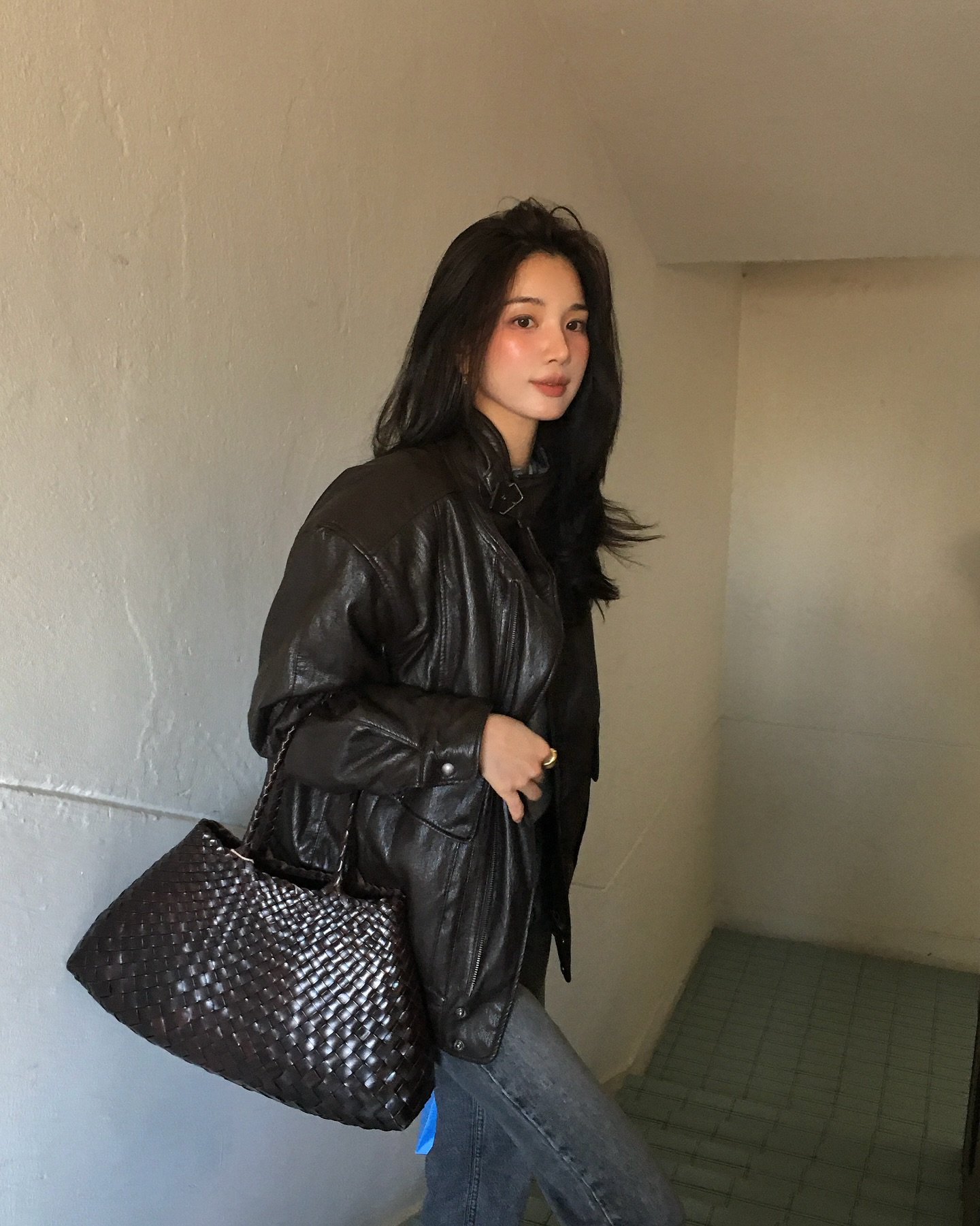 5 mẫu áo khoác sang trọng nhất, bên trong mặc đơn giản mấy cũng thành đẳng cấp- Ảnh 8. 5 mẫu áo khoác sang trọng nhất, bên trong mặc đơn giản mấy cũng thành đẳng cấp- Ảnh 8.