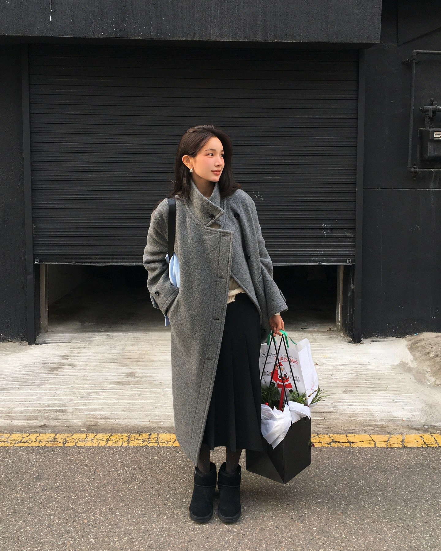 5 mẫu áo khoác sang trọng nhất, bên trong mặc đơn giản mấy cũng thành đẳng cấp- Ảnh 11. 5 mẫu áo khoác sang trọng nhất, bên trong mặc đơn giản mấy cũng thành đẳng cấp- Ảnh 11.