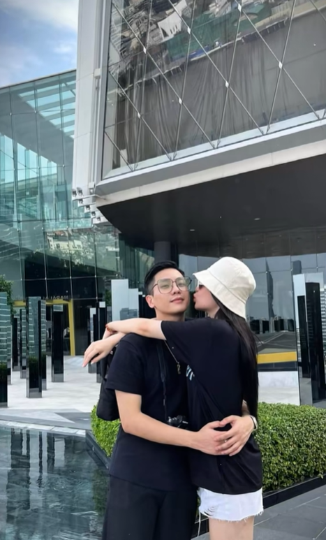 Anh trai công khai vợ hot girl sau khi âm thầm có con trai chung?- Ảnh 6. Anh trai công khai vợ hot girl sau khi âm thầm có con trai chung?- Ảnh 6.