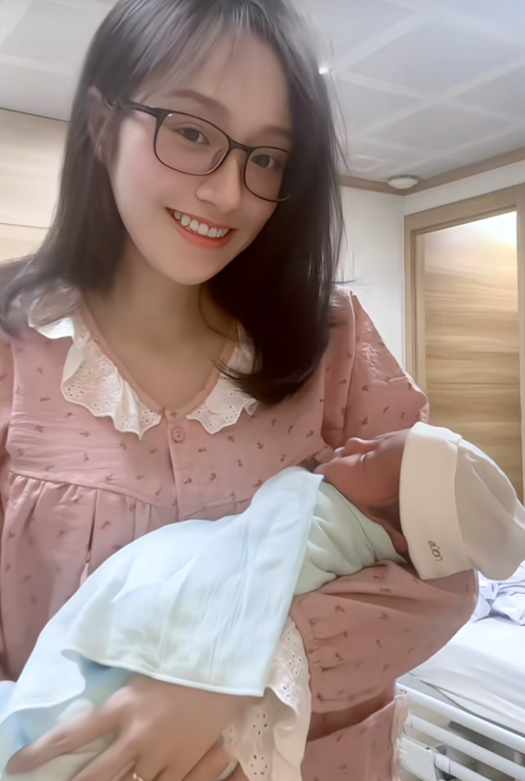 Nữ phụ phim Mưa Đỏ Nữ phụ phim Mưa Đỏ