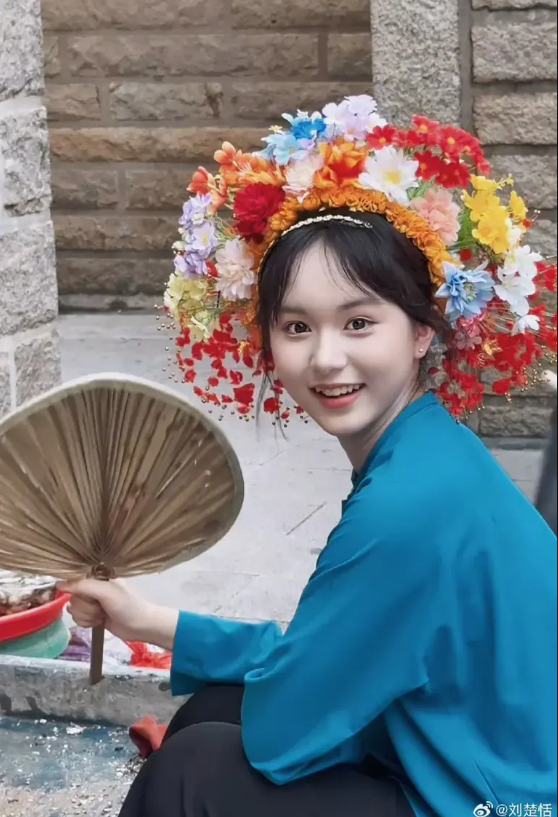 Thiên thần nhí 2 tuổi đã kiếm hàng chục tỷ, bị hơn 1 tỷ người cấm “dao kéo” giờ ra sao? - Ảnh 6. Thiên thần nhí 2 tuổi đã kiếm hàng chục tỷ, bị hơn 1 tỷ người cấm “dao kéo” giờ ra sao? - Ảnh 6.