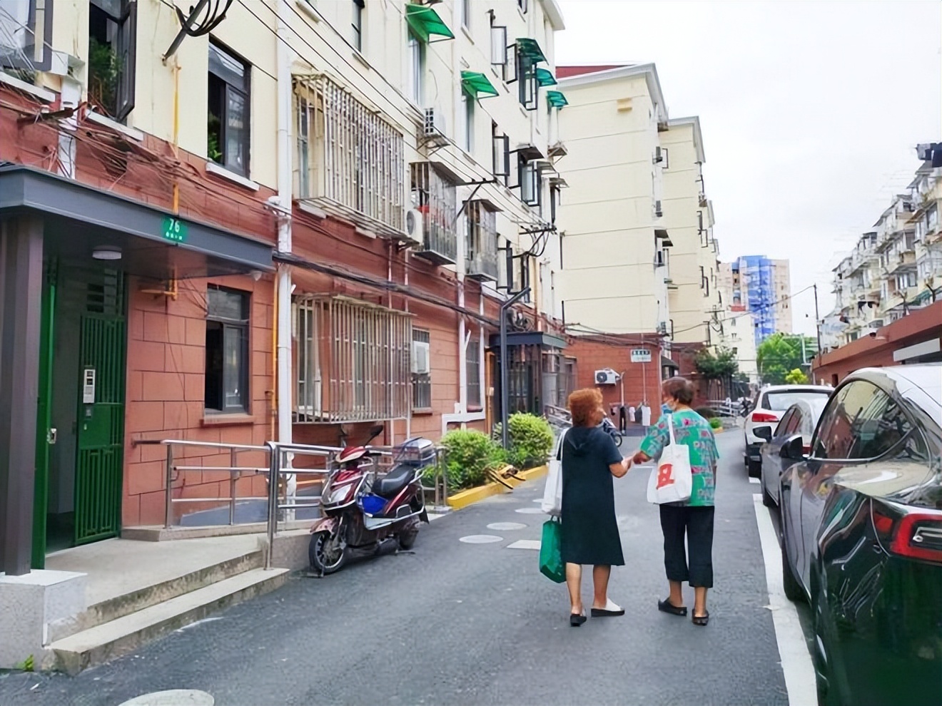 Bán căn hộ tầng 33 để về tòa nhà cũ không thang máy, tôi mới hiểu mình đã lãng phí tiền suốt nhiều năm- Ảnh 4.
Bán căn hộ tầng 33 để về tòa nhà cũ không thang máy, tôi mới hiểu mình đã lãng phí tiền suốt nhiều năm- Ảnh 4.