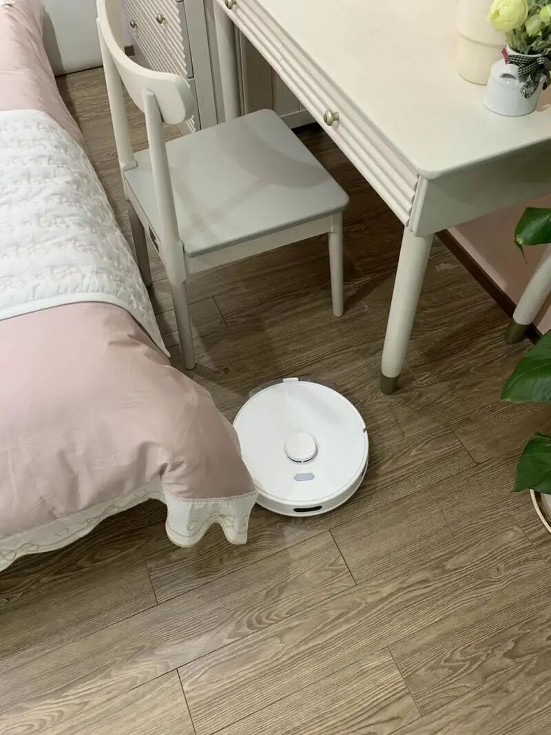 Dùng robot hút bụi 2 năm, tôi quay lại cây lau nhà và thấy đời dễ chịu hơn hẳn- Ảnh 1. Dùng robot hút bụi 2 năm, tôi quay lại cây lau nhà và thấy đời dễ chịu hơn hẳn- Ảnh 1.