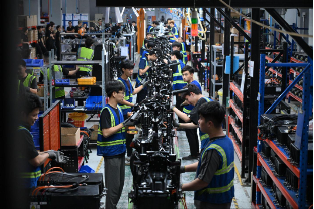 Cuộc chơi đổi chiều: từ "có nên mua xe điện?" sang "mua xe điện hãng nào?"- Ảnh 1. Cuộc chơi đổi chiều: từ "có nên mua xe điện?" sang "mua xe điện hãng nào?"- Ảnh 1.