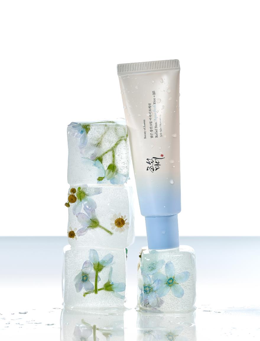 Thấu hiểu làn da người Việt, khi kem chống nắng không chỉ là "lá chắn" mà còn tạo lớp finish ẩm mịn- Ảnh 1.