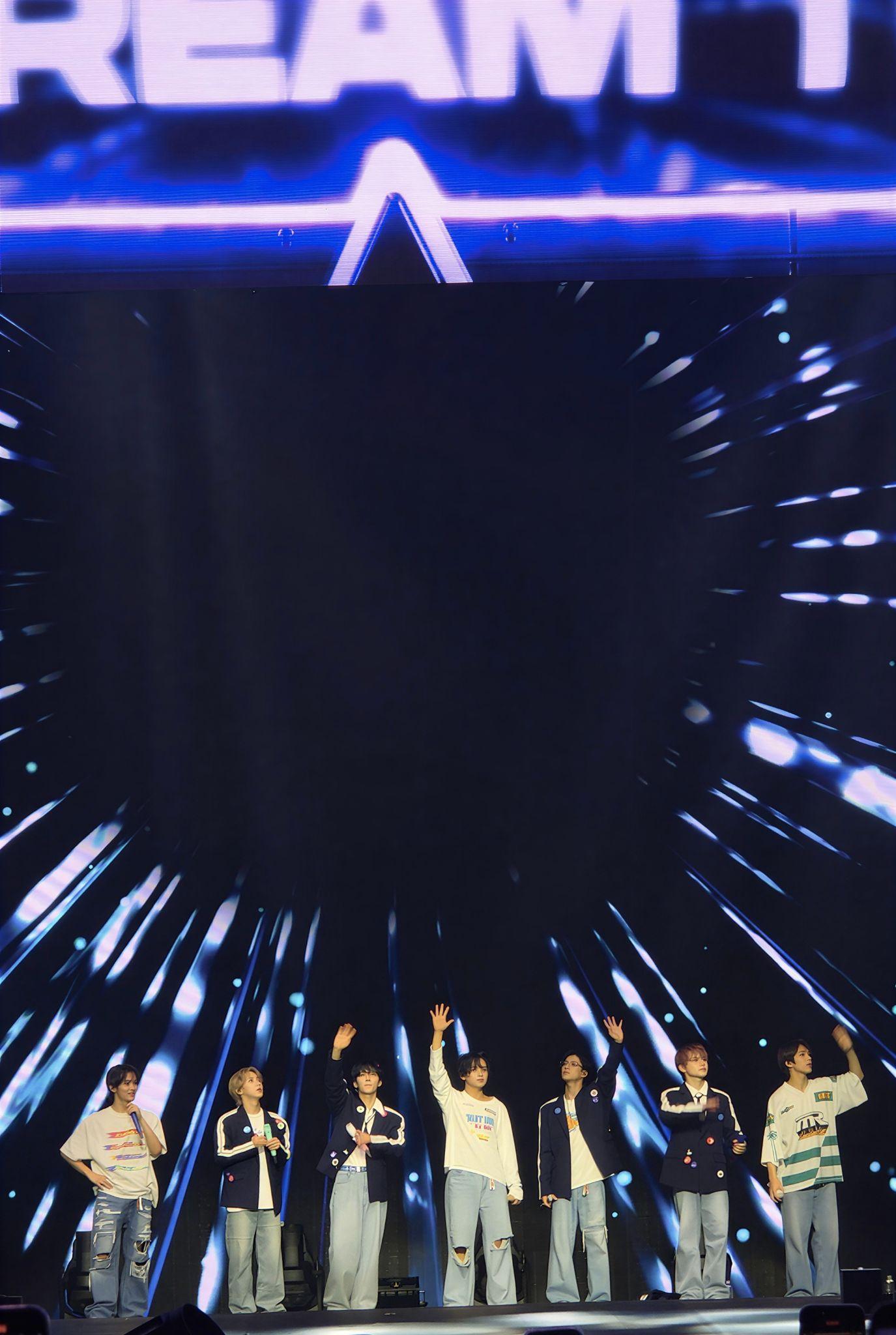 Chỉ một chạm Galaxy S25 Ultra bắt trọn visual “cháy đét” của NCT Dream ở Malaysia- Ảnh 1. Chỉ một chạm Galaxy S25 Ultra bắt trọn visual “cháy đét” của NCT Dream ở Malaysia- Ảnh 1.