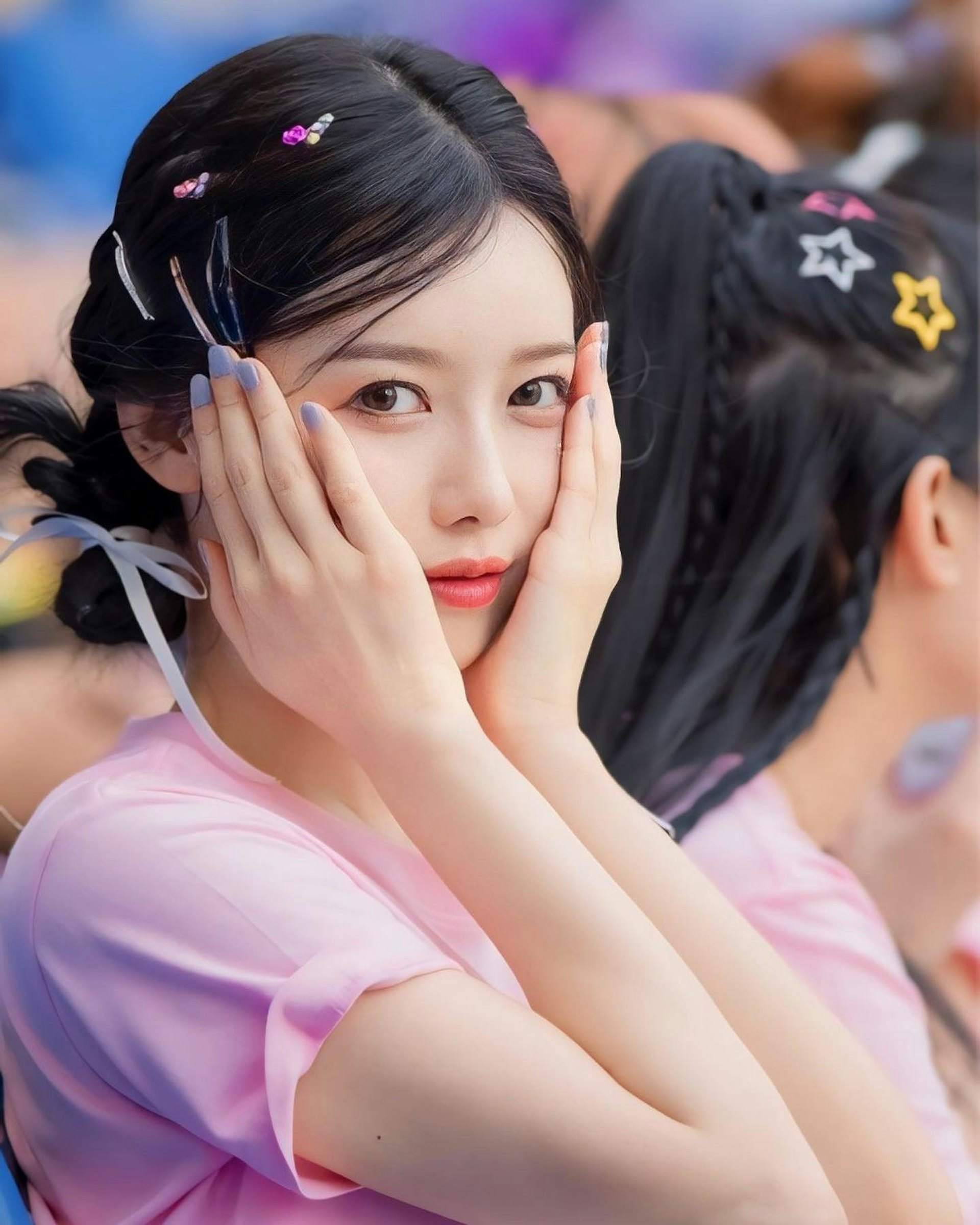 photo-1765868300567 photo-1765868300567