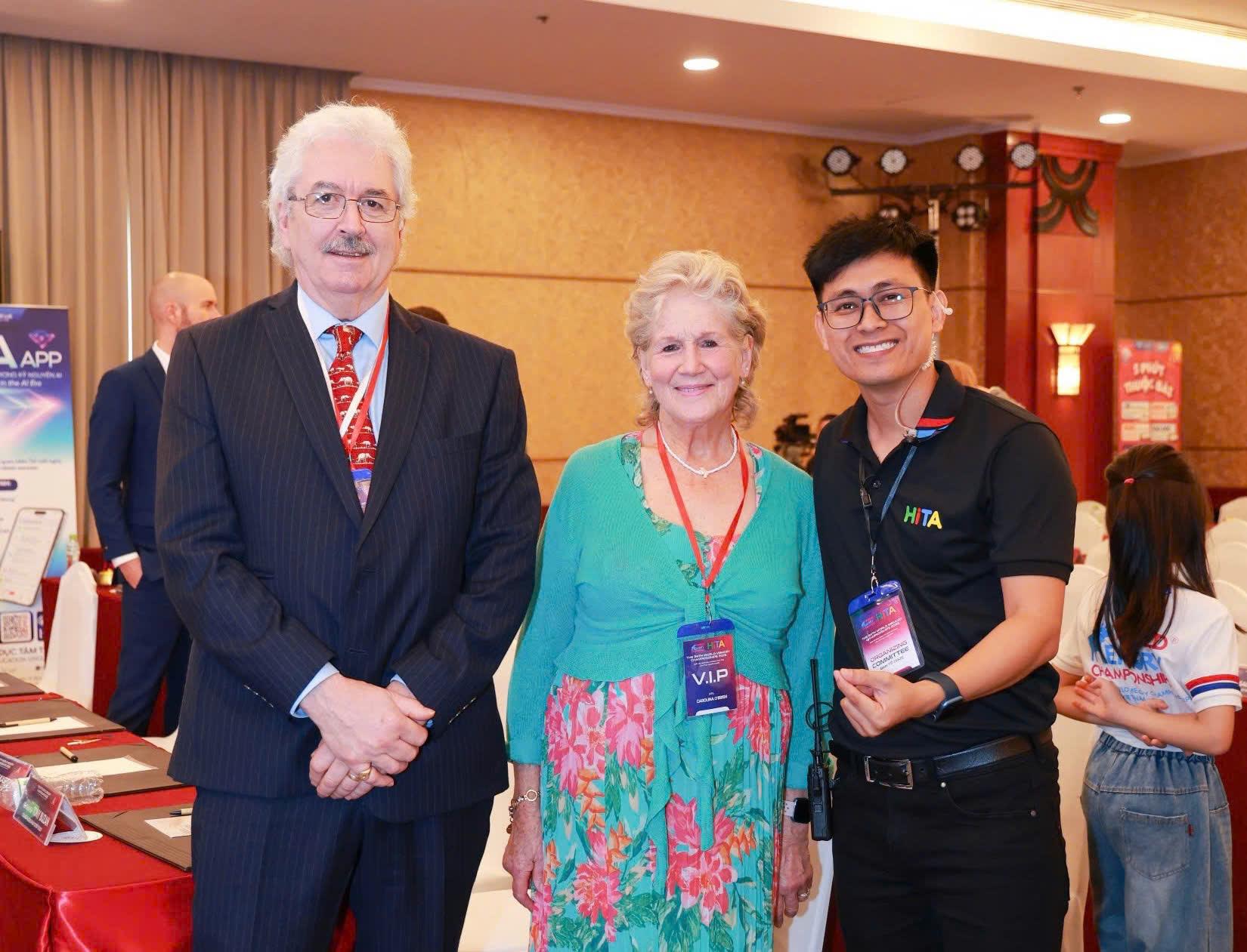 Từ cậu bé miền nắng gió đến người ghi lại dấu ấn trí tuệ Việt tại Siêu Trí Nhớ Thế Giới 2025- Ảnh 4. Từ cậu bé miền nắng gió đến người ghi lại dấu ấn trí tuệ Việt tại Siêu Trí Nhớ Thế Giới 2025- Ảnh 4.