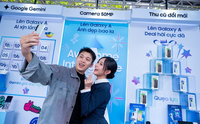 Dò lô tô, xin xăm, săn deal hời khi lên đời Galaxy A56: Loạt hoạt động hấp dẫn tại Awesome Immersive Tour- Ảnh 1. Dò lô tô, xin xăm, săn deal hời khi lên đời Galaxy A56: Loạt hoạt động hấp dẫn tại Awesome Immersive Tour- Ảnh 1.