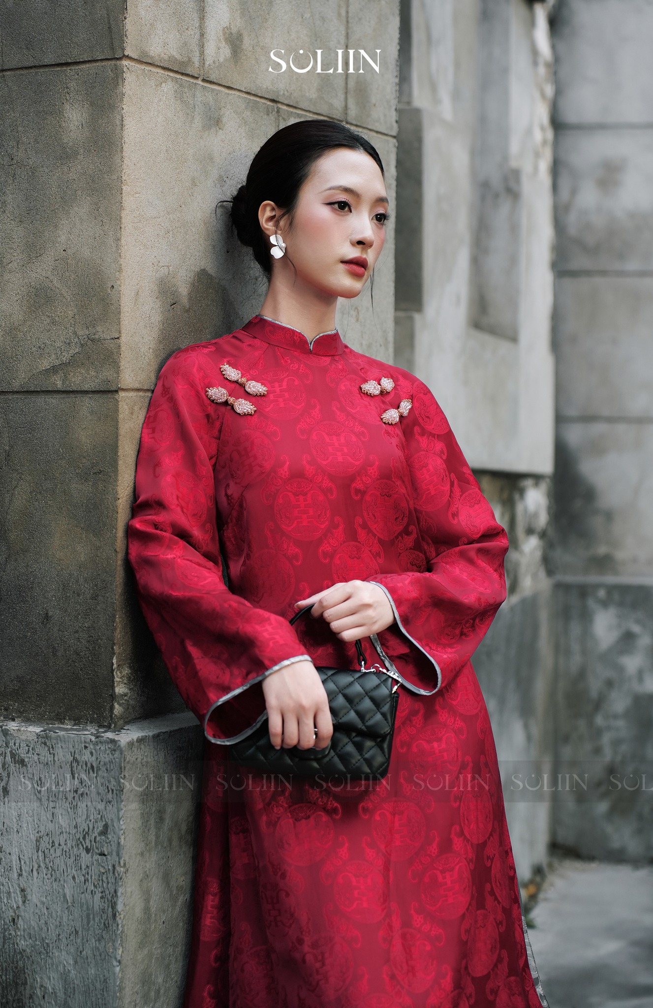 Hà Tăng lại tạo trend áo dài Tết: Local brand đồng loạt ra mắt các thiết kế, tôn trọn khí chất phụ nữ tuổi 35+- Ảnh 14. Hà Tăng lại tạo trend áo dài Tết: Local brand đồng loạt ra mắt các thiết kế, tôn trọn khí chất phụ nữ tuổi 35+- Ảnh 14.