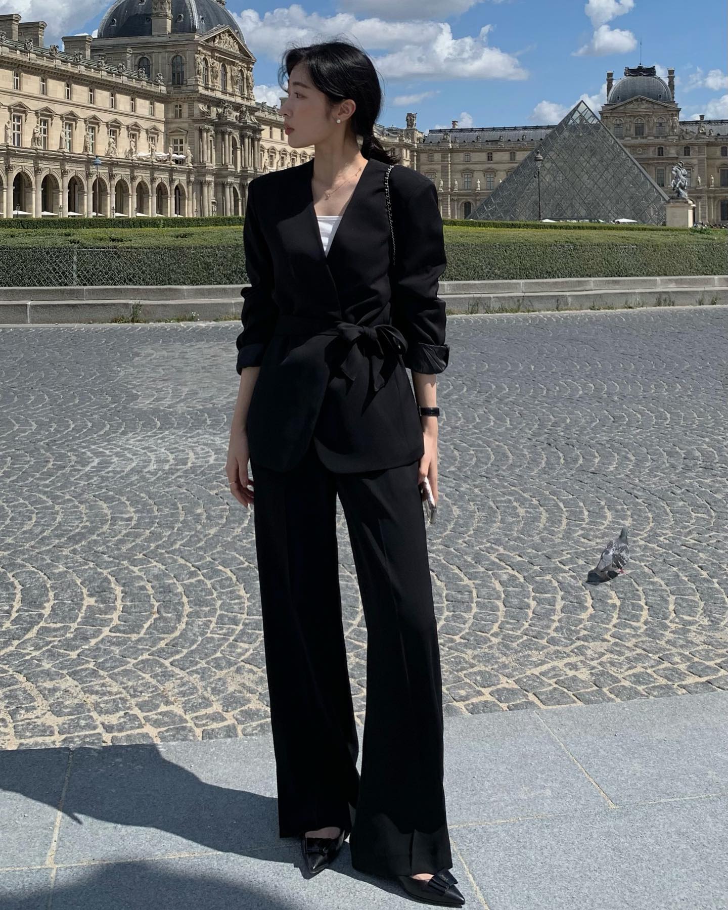 Quần ống rộng vốn đã sang nhưng mặc theo 5 công thức này lại càng thêm đẳng cấp- Ảnh 11. Quần ống rộng vốn đã sang nhưng mặc theo 5 công thức này lại càng thêm đẳng cấp- Ảnh 11.