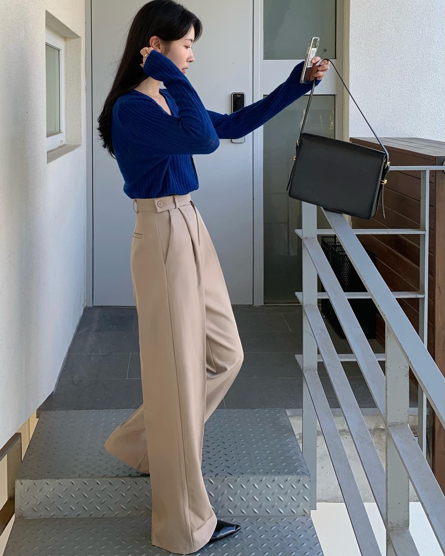 Quần ống rộng vốn đã sang nhưng mặc theo 5 công thức này lại càng thêm đẳng cấp- Ảnh 5. Quần ống rộng vốn đã sang nhưng mặc theo 5 công thức này lại càng thêm đẳng cấp- Ảnh 5.