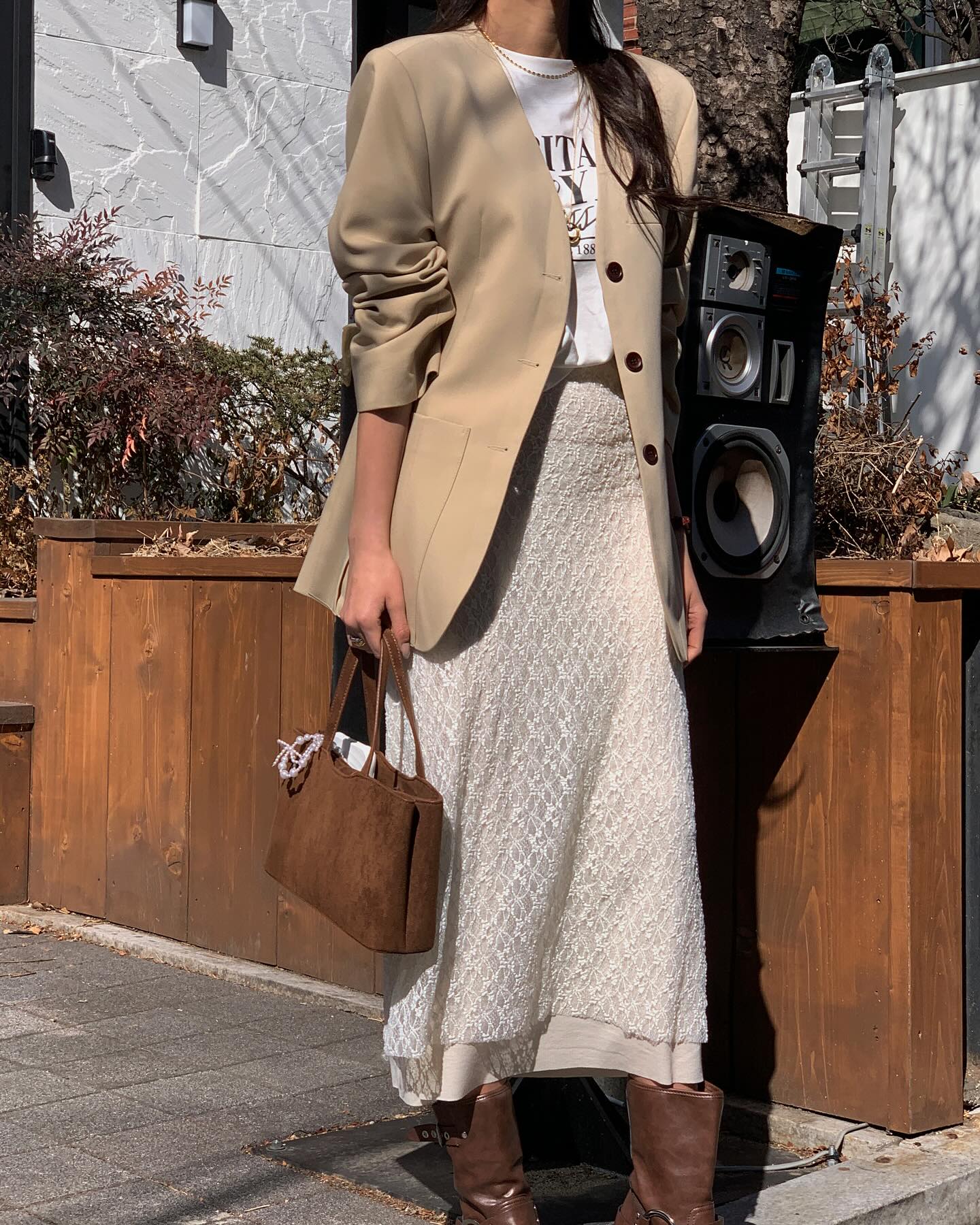 Chân váy sáng màu mix cùng với 5 mẫu áo này thì không thể xuất sắc hơn- Ảnh 1. Chân váy sáng màu mix cùng với 5 mẫu áo này thì không thể xuất sắc hơn- Ảnh 1.