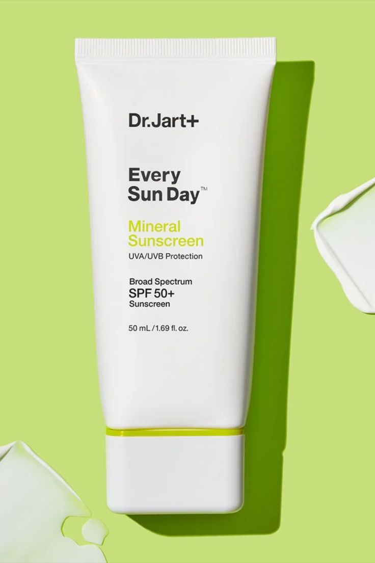 5 lọ kem chống nắng vật lý dịu nhẹ, dùng mê ly dành cho những ai không thích kem chống nắng hóa học- Ảnh 2. 5 lọ kem chống nắng vật lý dịu nhẹ, dùng mê ly dành cho những ai không thích kem chống nắng hóa học- Ảnh 2.