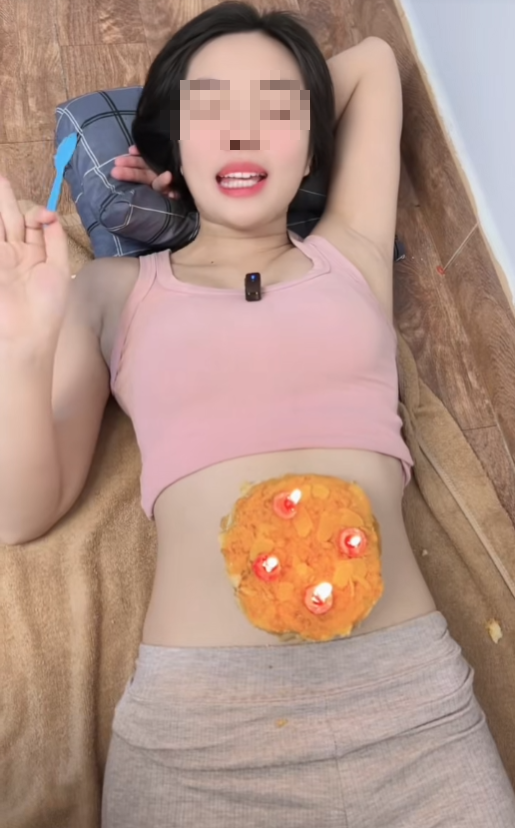 photo-1765944798849 photo-1765944798849