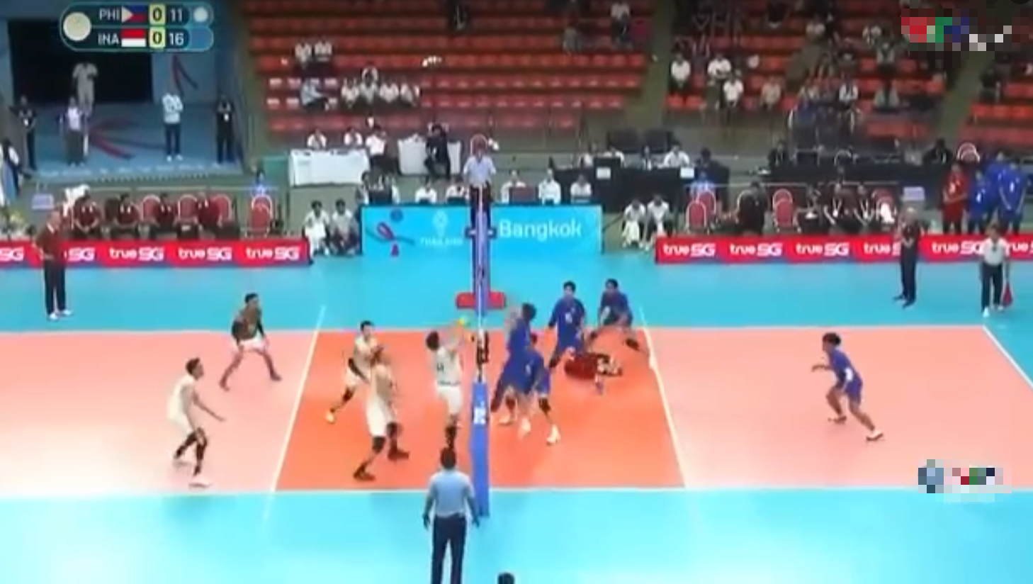 photo-1765950110608 photo-1765950110608