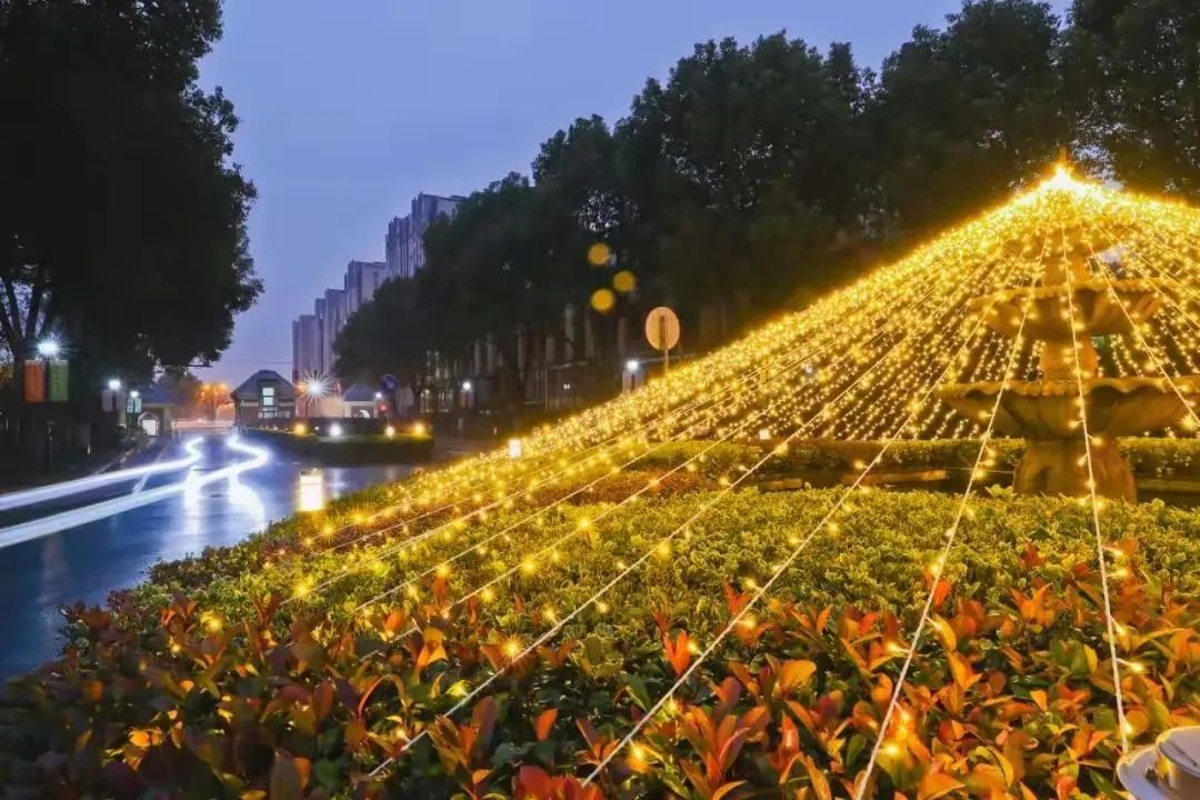 Sau 19 giờ, mọi khu chung cư đều lộ "mặt thật": Ánh đèn nói rõ chất lượng sống hơn nghìn lời quảng cáo- Ảnh 4. Sau 19 giờ, mọi khu chung cư đều lộ "mặt thật": Ánh đèn nói rõ chất lượng sống hơn nghìn lời quảng cáo- Ảnh 4.