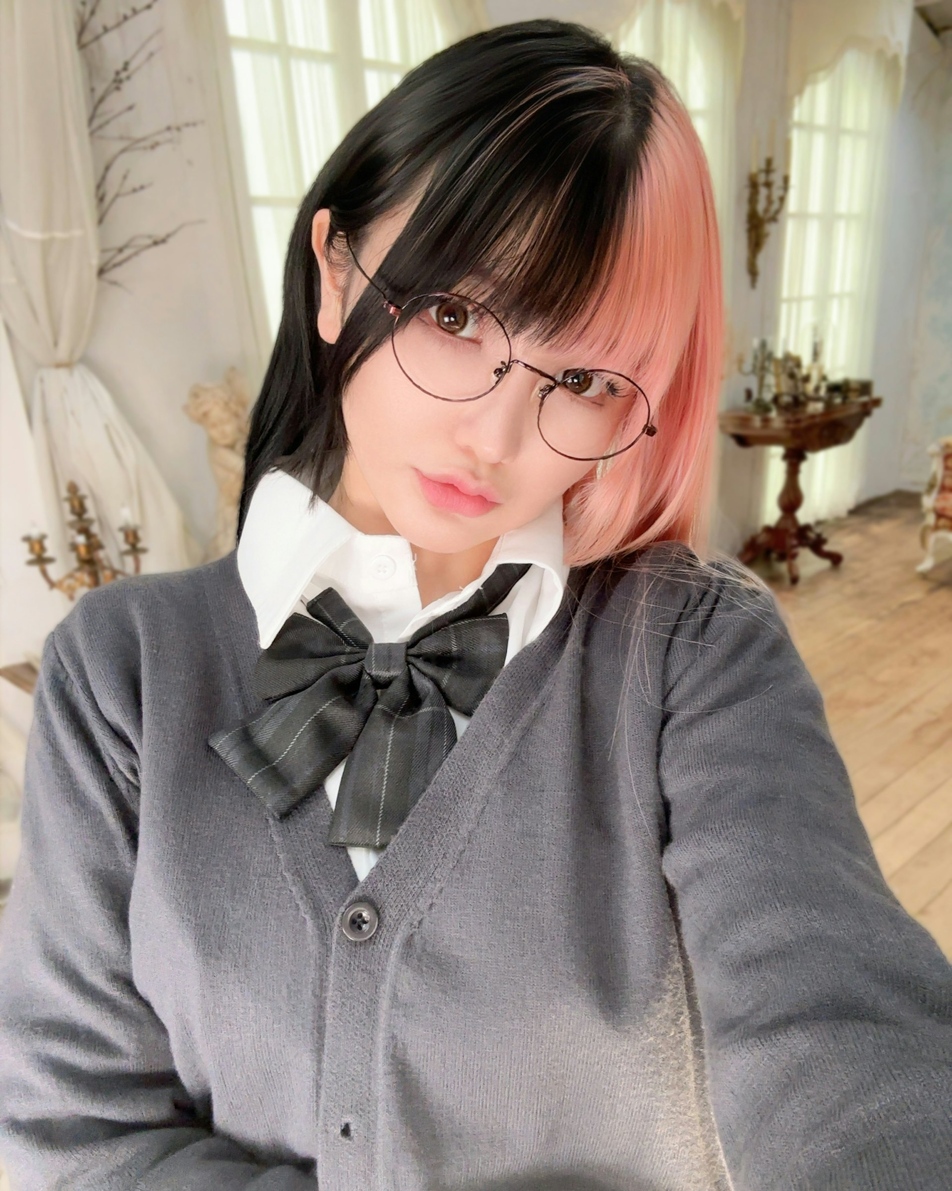 photo-1765936933723 photo-1765936933723