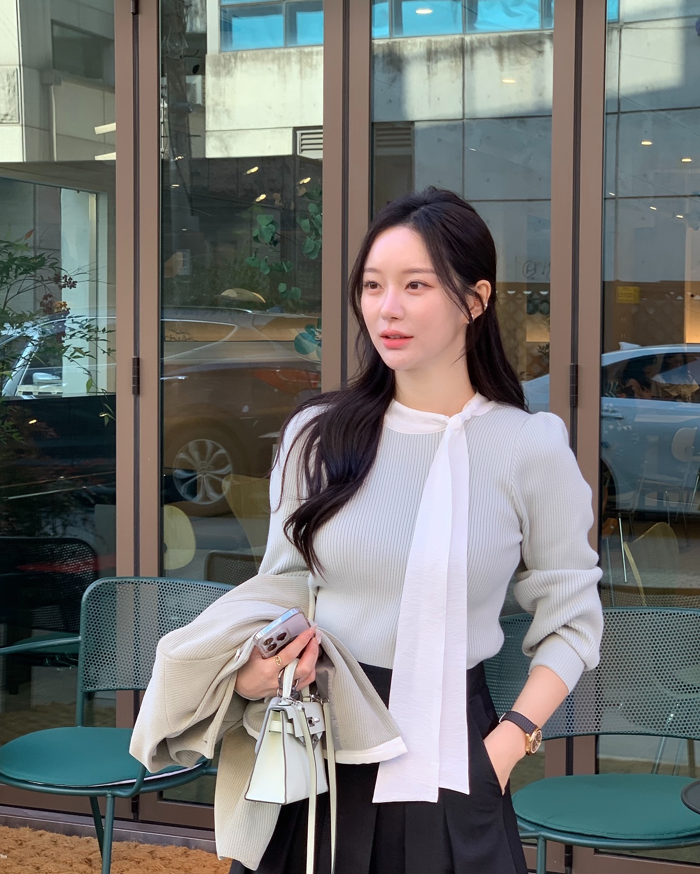 5 cách buộc tóc khi mặc áo mùa đông giúp diện mạo chỉn chu hơn hẳn, nhan sắc sáng bừng- Ảnh 10.