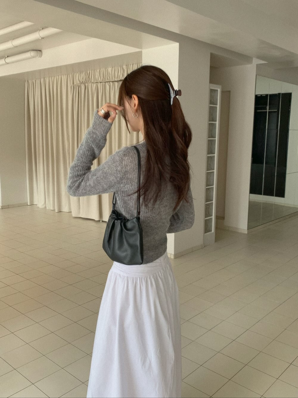 5 cách buộc tóc khi mặc áo mùa đông giúp diện mạo chỉn chu hơn hẳn, nhan sắc sáng bừng- Ảnh 1.