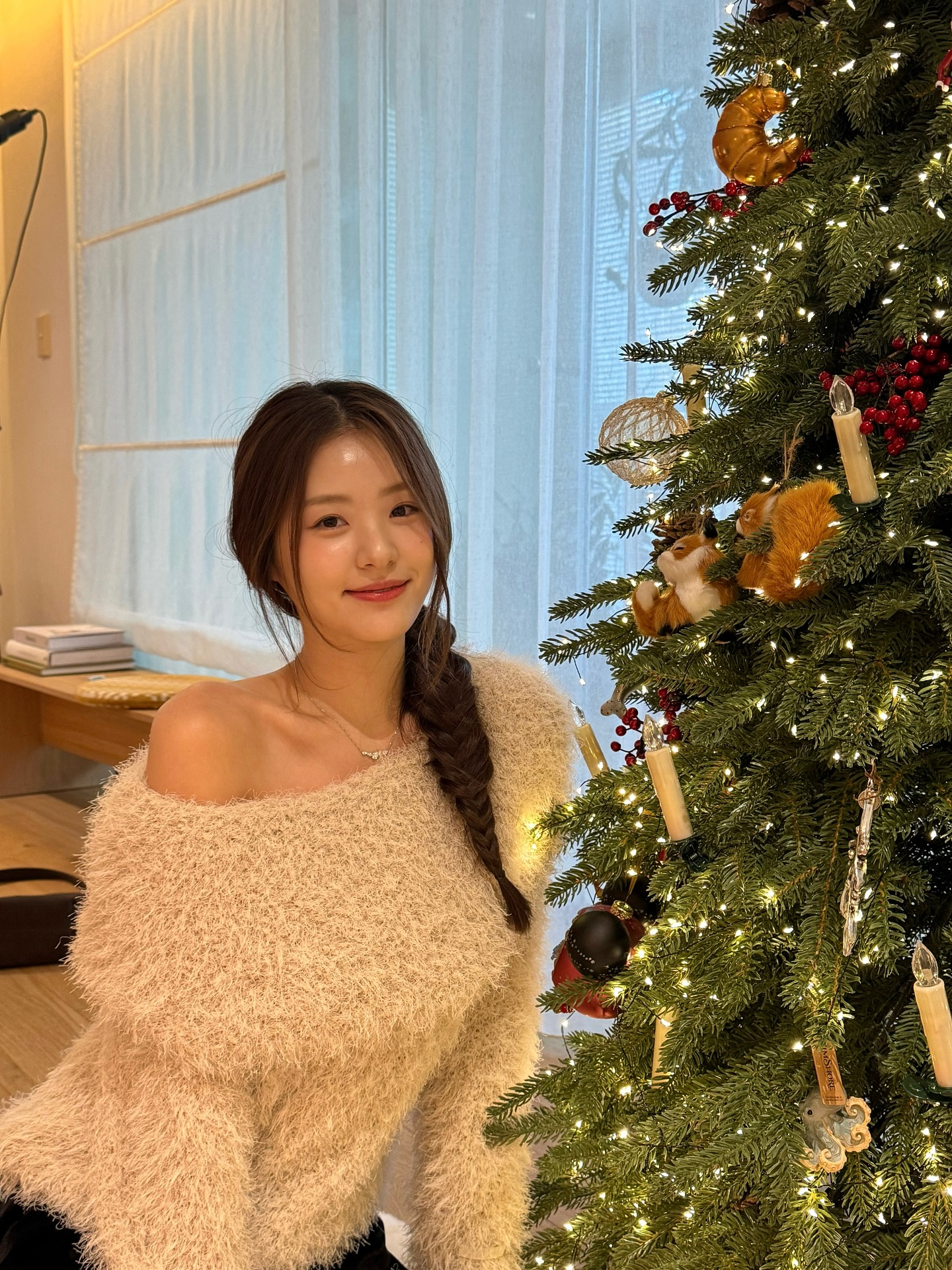 5 cách buộc tóc khi mặc áo mùa đông giúp diện mạo chỉn chu hơn hẳn, nhan sắc sáng bừng- Ảnh 12.